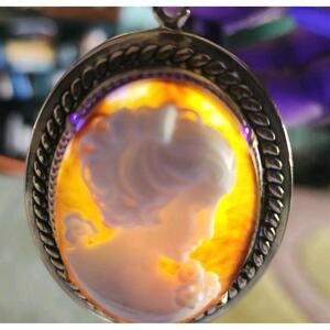 Vintage/ Victorian Goldtone Cameo On 28" Goldtone Pull Over  Chain